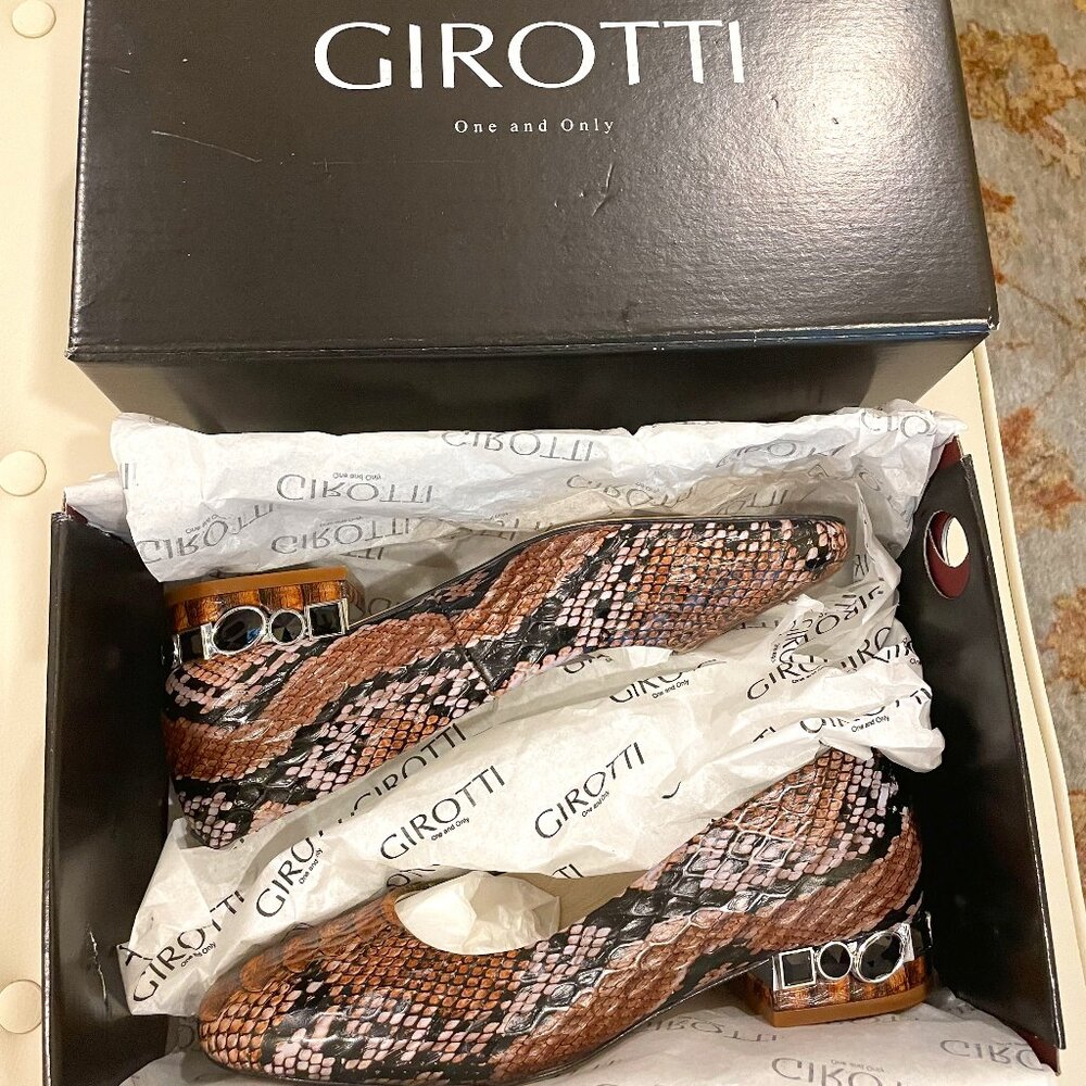 Girotti NWB SZ 38 Handmade (ITALY) caramel & black LEATHER snakeskin flats